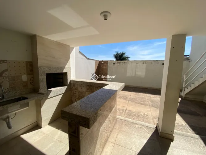 Casa à venda com 3 quartos (sendo 1 suíte) e área de lazer com com churrasqueira no bairro