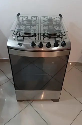 Belíssimo e moderno FOGÃO