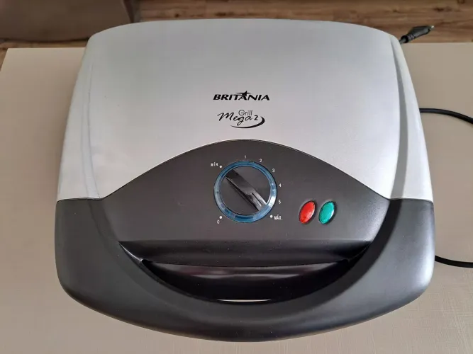 Grill Britânia Mega 2 Tamanho Família