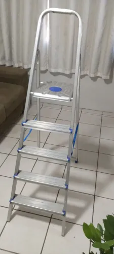 Escada em alumínio 5 degraus