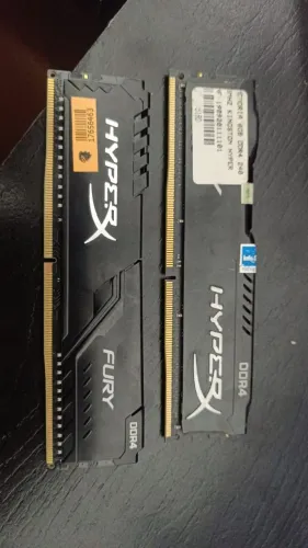 Dois pentes de memória ram hyperX 8GB