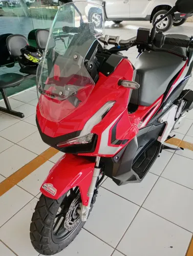 Vendo Honda ADV 150 2023 IPVA 26 pago - moto extra