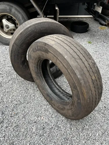Pneus 275/80r22.5 Michelin X-Multi Meia Vida nunca Reformados - R$ 750.00 Unidade 