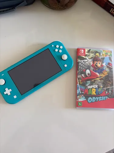 Nintendo Switch Lite + Mídia Física Super Mário