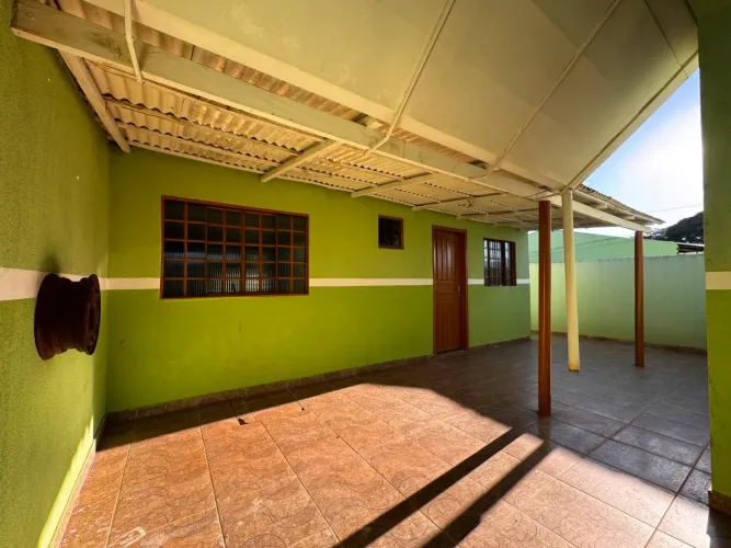 Casa com 2 dormitórios | Entrada Independente | Varanda | Lavanderia | 1 vaga | Contorno N