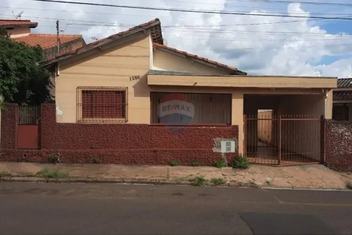 Casa a venda - Vila Industrial - Franca,SP - Com Edícula