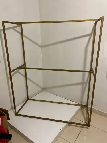 ARARA DE 2 ANDARES DE METALON DOURADA