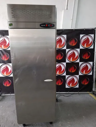 Pass Through Quente todo no aço inox por dentro e por fora da marca MACOM
