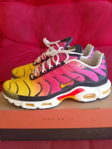 Air Max plus tn Raspberry 