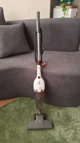 Aspirador (vassoura) de Pó Electrolux 2 em 1, 220V