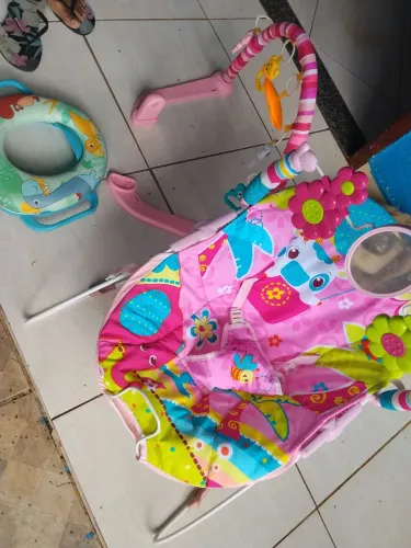 Balanço de bebê menina