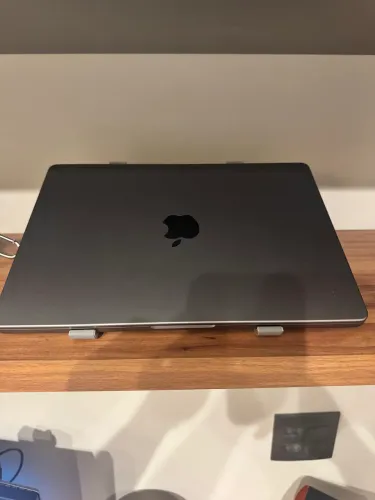 Macbook Pro M2 Pro 16gb RAM 512G