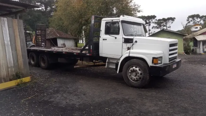 Caminhão truck prancha Matra M22