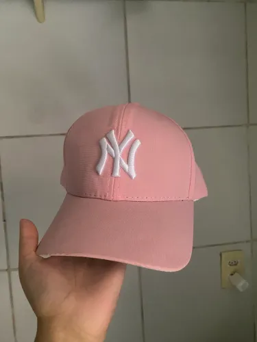 Boné rosa claro novo 