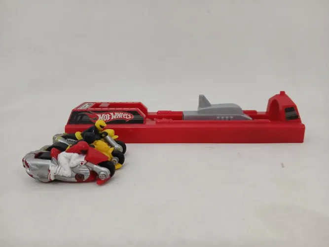 Lançador Hotwheels com 3 Motos Magnéticas originais