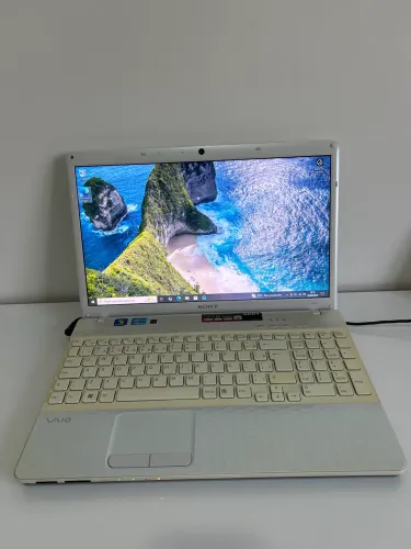 Vendo notebook Sony usado