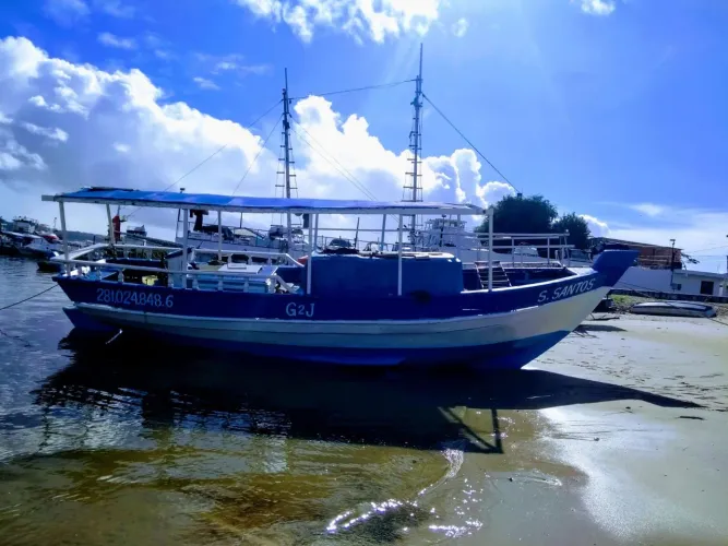 Barco Madeira e fibra