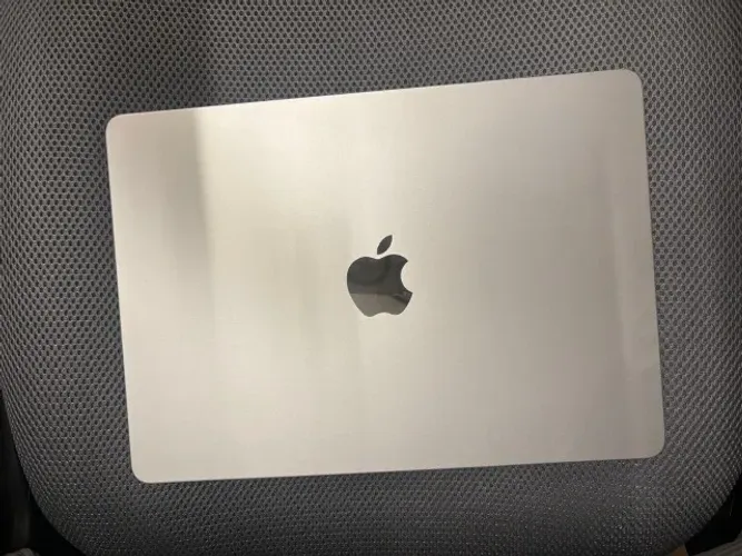 ? VENDO MACBOOK AIR M5 NOVO ? COR PRATA