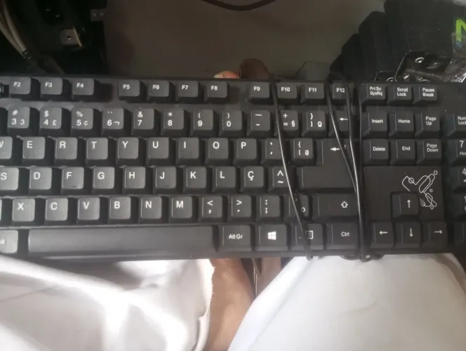 Teclado para computador por apenas 7 reais