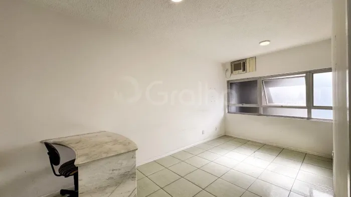 Sala Comercial para Venda em Florianópolis, Centro, 1 dormitório, 1 banheiro, 1 vaga