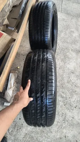 Par de Pneus Semi Novos 225/55R17 101V MaxTrek Fortis T5 Extra Load