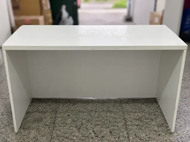Mesa De Escritório Branca Usada