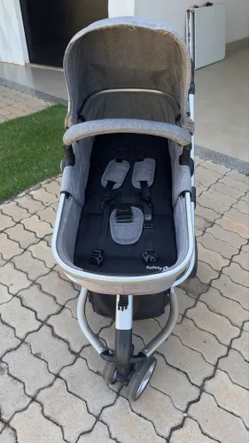 Carrinho bebê três rodas Safety 1st