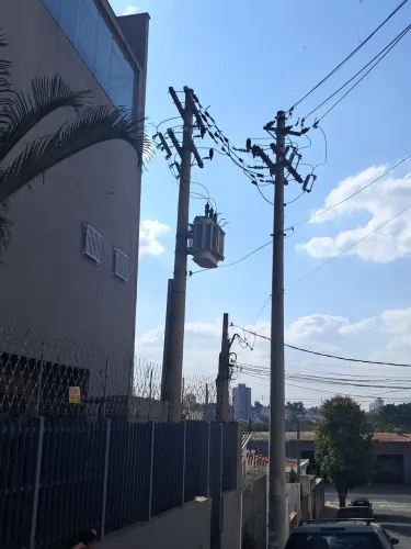 Transformador e Poste Trifásico 150 Kva    24mil V Onan Oleo