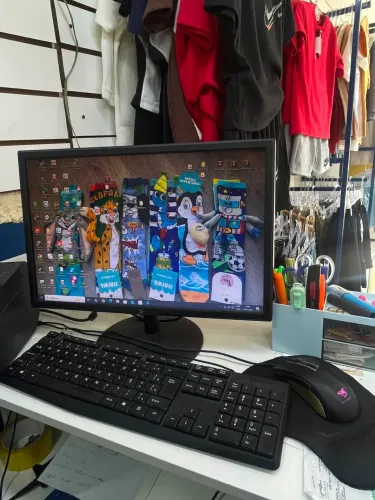 Monitor 19 + teclado + mouse