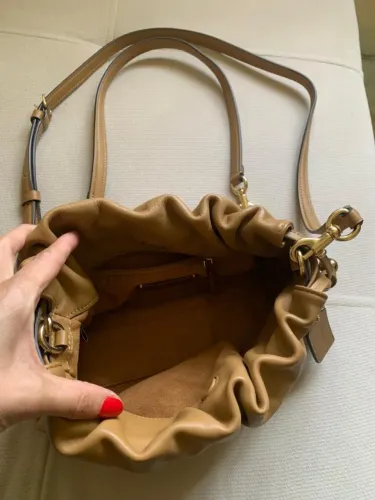 Bolsa Coach em couro - modelo Faye Shoulder Bag