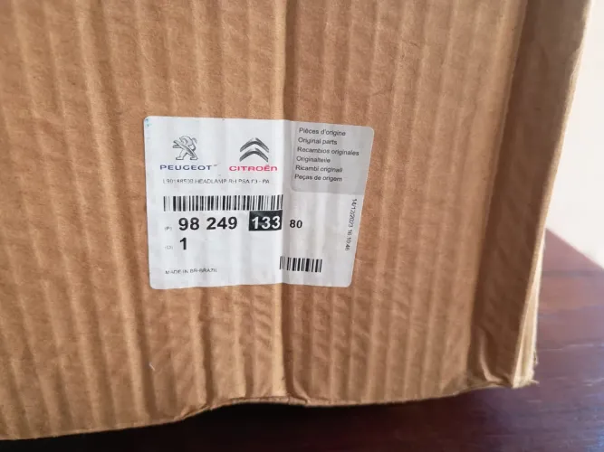 Vendo: Farol lado Direito Citroen C4 cactus Original novo (Valeo) Preço 850.