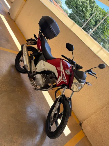 Titan 150 Ex Vermelha