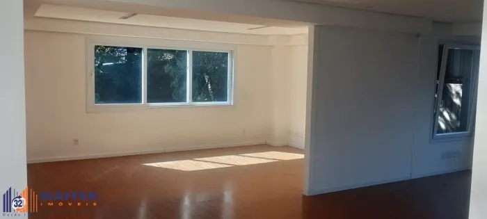 SALA COMERCIAL COM LOCALIZAÇÃO ESTRATÉGICA NO CENTRO DE GRAMADO-RS
