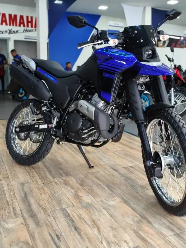 XTZ Lander 250 CONNECTED - 2026 - 0km