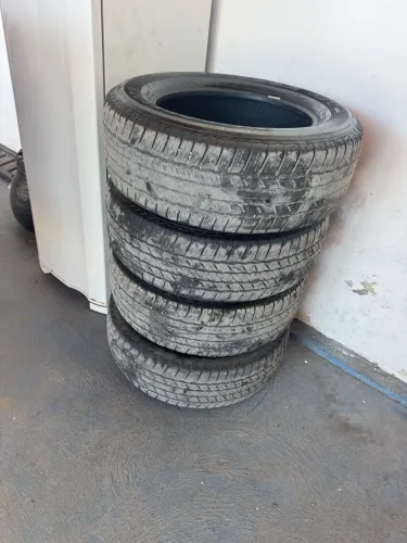 Pneu Bridgestone 265/60/18 