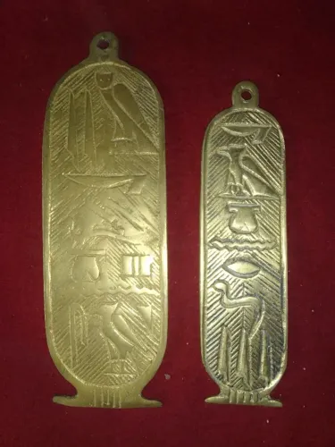 Duas placas parede dupla face bronze maciço dourado com Hieróglifos egípcios baixo relevo