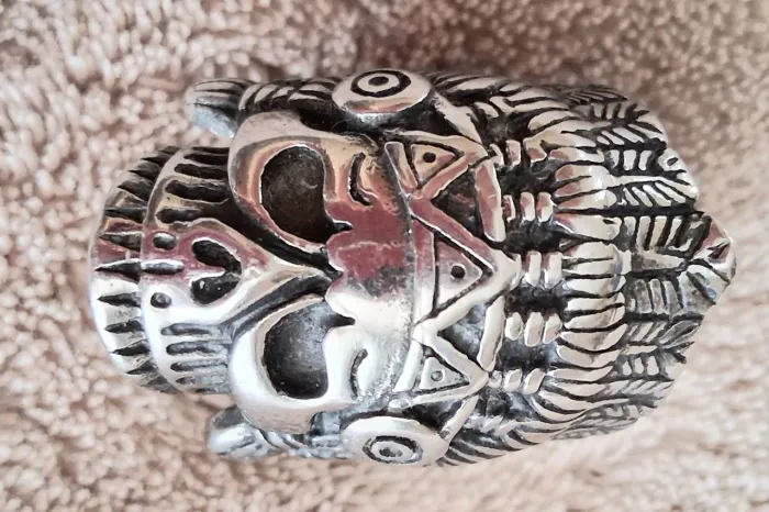 VENDO ANEL DE CAVEIRA AMERICANA DE AÇO CIRURGICO TAMANHO 19