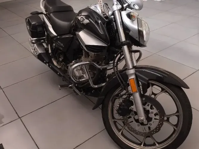 Único Dono, completa, pouco rodada, conservada, moto de garagem.