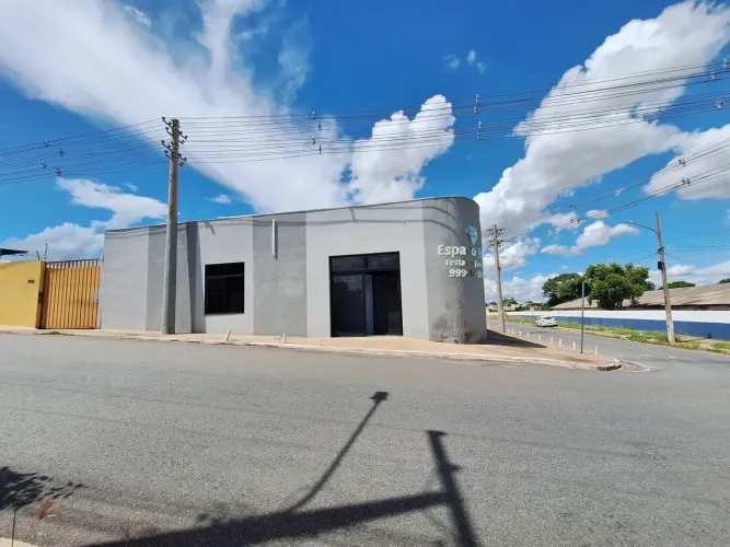 Imóvel para aluguel com 350 metros quadrados com 1 quarto em Porto - Cuiabá - MT
