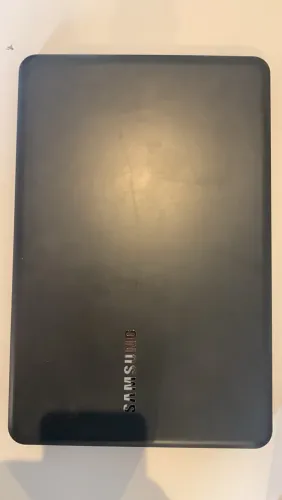 Notebook Samsung Essentials E20