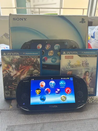 Ps Vita com 2 jogos (Apenas em mãos)