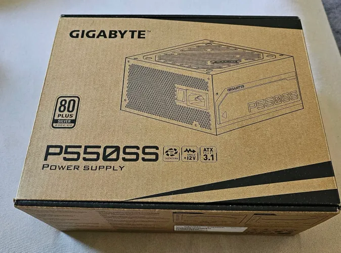Vende-se fonte Gigabyte P550SS