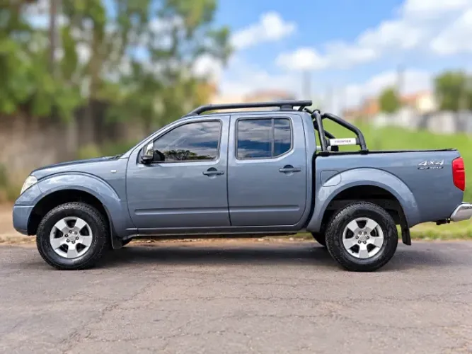 Nissan Frontier LE CD 4X4 2.5 TB Diesel Aut. 2010