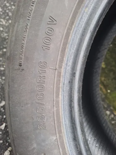 Vende-se pneus usados