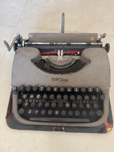 Maquina de escrever Swissa piccola - Antiguidade