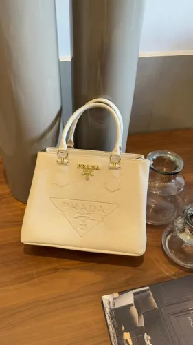 Bolsa Tote Prada Feminina Em Couro / Textura Off-White - Confecção Luxo