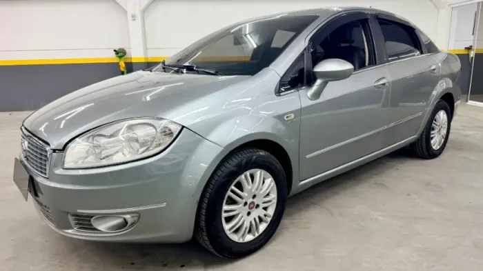 Fiat Linea Essence Dualogic 1.8 Flex 16V 4P 2012