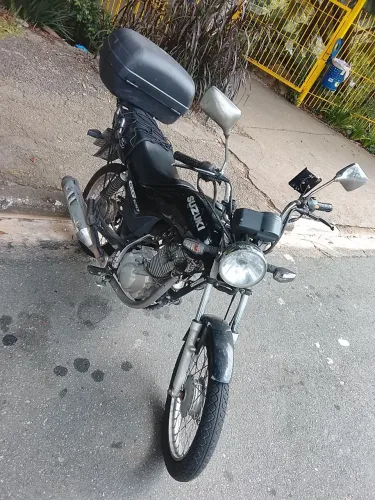 Vendo moto 2016 