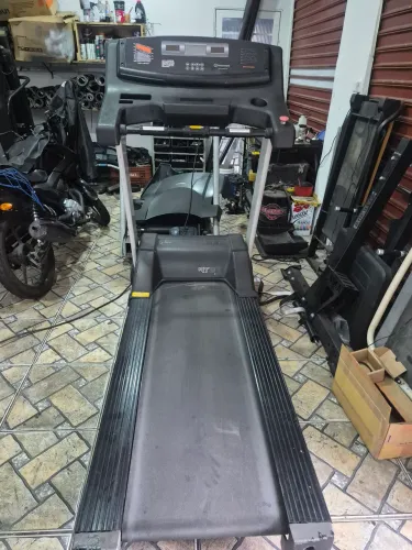 Esteira profissional movement rt250 g1sem inclinacao