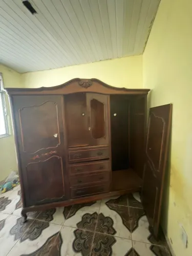 Guarda-Roupa Colonial Antigo em Madeira Maciça 